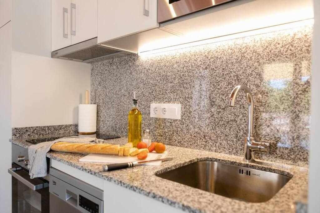 Newly Renovated Room W Pool & Bikeparking Girona Bagian luar foto